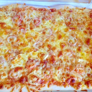 ミニトマトとブリーチーズのピザ